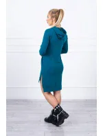 Šaty s delšími zády a barevným potiskem marine Šaty s delšími zády a barevným potiskem marine