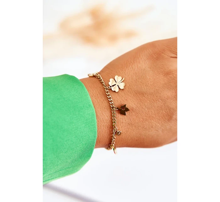 Módny náramok s ďatelinou a zlatými lístkami