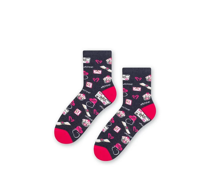 Dámské ponožky model 14559108 Srdce - Steven Dámské ponožky model 14559108 Srdce - Steven