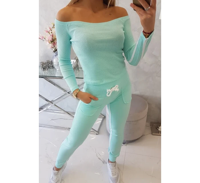 Sada s dvojitými pruhy máta