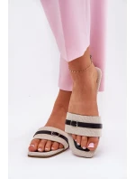 Ploché dámské sandály s páskem a přezkou béžové model 21689544 - Boto