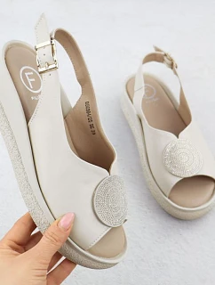 Dámske sandále na platforme so zirkónmi béžovej farby Filippo DS6984