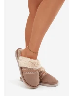 Dámské pantofle s kožešinou a výšivkou Khaki model 21772614 - Boto Dámské pantofle s kožešinou a výšivkou Khaki model 21772614 - Boto