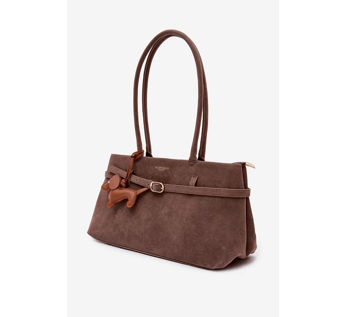 Kabelka z imitace semiše přívěsek jezevčík tmavě béžová Noellea