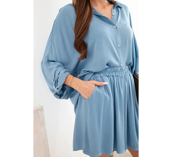 Dámske viskózové tričko s gombíkmi a voľné džínsové šortky