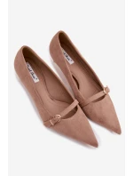 Dámské lodičky na nízkém podpatku s ozdobnou páskou Tmavě béžové model 22037728 - Boto