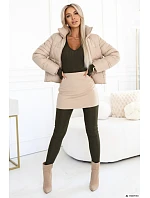 a elegantní dámský žebrovaný overal s výstřihem khaki barva model 21427385 - kocula a elegantní dámský žebrovaný overal s výstřihem khaki barva model 21427385 - kocula