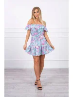 Kvetinové šaty s odhalenými ramenami v mätovej farbe