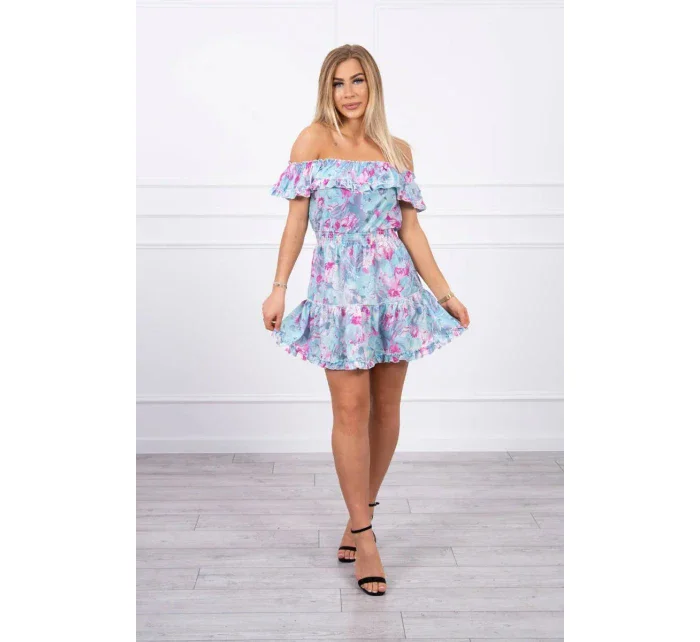 Kvetinové šaty s odhalenými ramenami v mätovej farbe