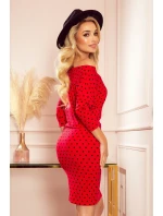 Dámske športové šaty so zaväzovaním a kapsičkami, červaná farba s čiernymi bodkami 13-128 Dámske športové šaty so zaväzovaním a kapsičkami, červaná farba s čiernymi bodkami 13-128