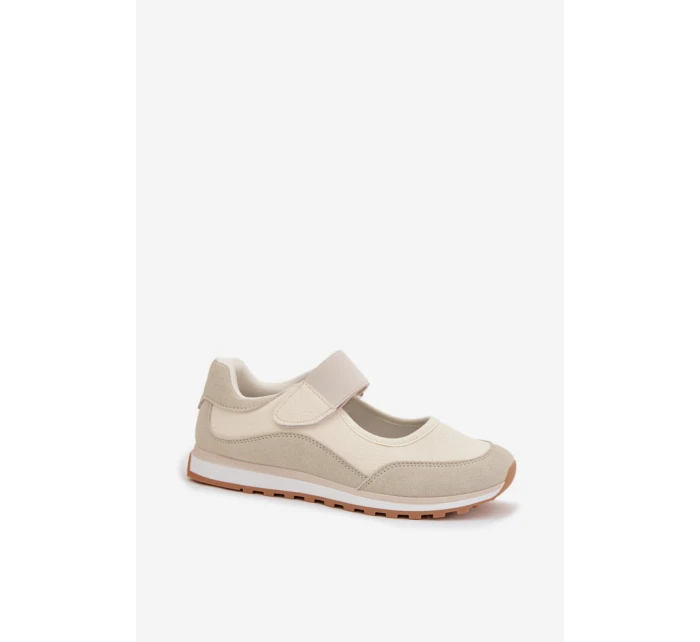 Poltopánky model 225100 Krok vo veľkom štýle Poltopánky model 225100 Krok vo veľkom štýle