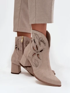 Topánky na podpätku model 219133 Krok vo veľkom štýle