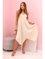 Dámske šaty s ramienkami rozšírené s asymetrickým lemom béžovej farby Dámske šaty s ramienkami rozšírené s asymetrickým lemom béžovej farby