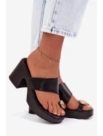 Dámské sandály na sloupkovém podpatku se zlatým detailem Černé model 22037700 - Boto