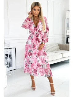 433-1 GAJA Plisované midi šaty s výstrihom a dlhými rukávmi - RUŽOVÉ KVETY NA BIELOM PODLAHE