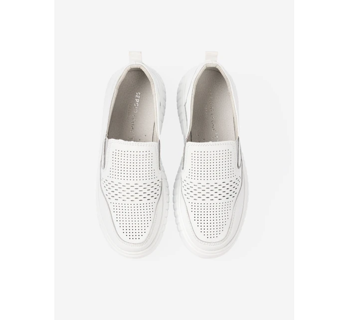 Štýlové biele dámske topánky na platforme Štýlové biele dámske topánky na platforme