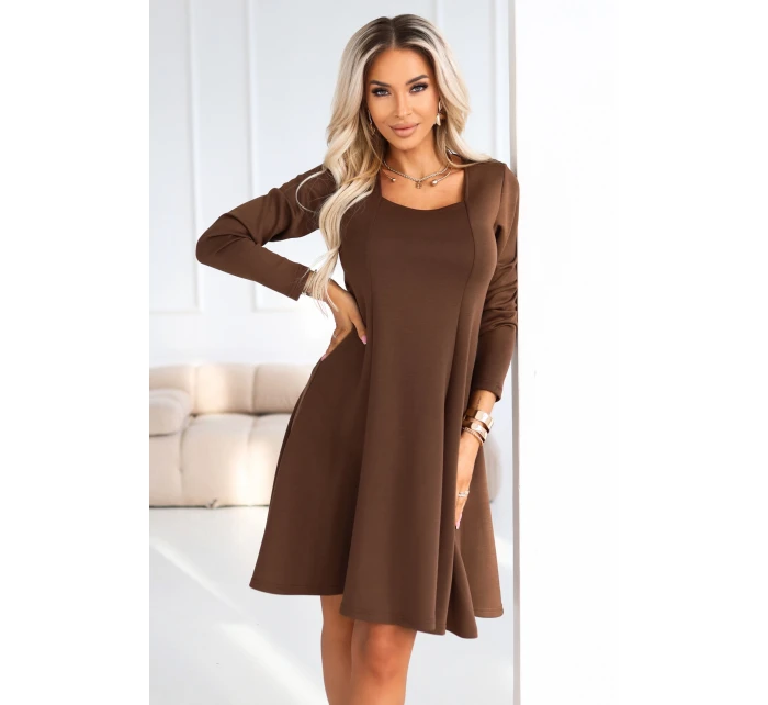 pohodlné trapézové šaty s výstřihem a dlouhými rukávy čokoládové model 21787433 - numoco pohodlné trapézové šaty s výstřihem a dlouhými rukávy čokoládové model 21787433 - numoco