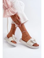 Dámské šedé sandály s ozdobou na nízké platformě model 21653408 - Boto Dámské šedé sandály s ozdobou na nízké platformě model 21653408 - Boto