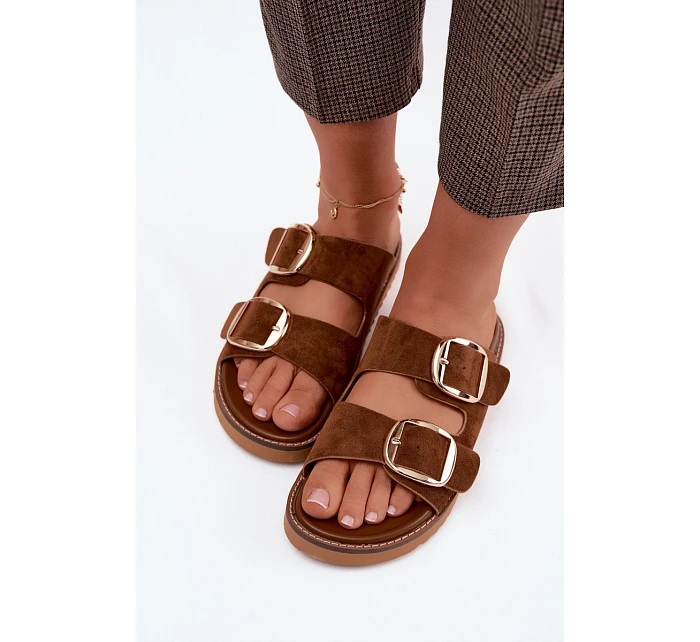 Dámské pantofle z imitace semiše s zlatými přezkami Camel model 22122708 - Boto