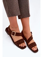 Dámské sandály na ploché podrážce se zlatým přezkou čokoládové model 22125670 - Boto