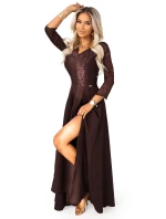 model 21785337 AMBER elegantní dlouhé krajkové šaty s výstřihem čokoládové - numoco model 21785337 AMBER elegantní dlouhé krajkové šaty s výstřihem čokoládové - numoco