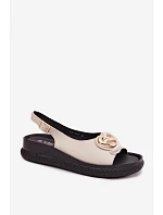 Kožené sandály na platformě s ozdobou model 22133578 Béžové - S.Barski