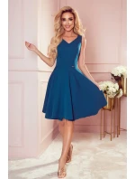 Rozšířené dámské šaty v mořské barvě s výstřihem ve tvaru srdce model 17290076 - numoco Rozšířené dámské šaty v mořské barvě s výstřihem ve tvaru srdce model 17290076 - numoco