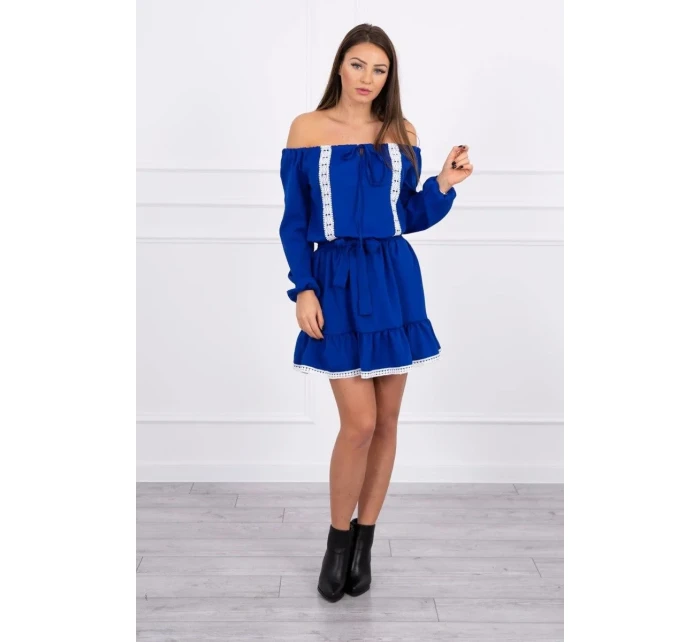 Nevädzové šaty s otvorenými ramenami a čipkou