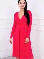 Šaty s prestrihom pod prsiami fuchsiová