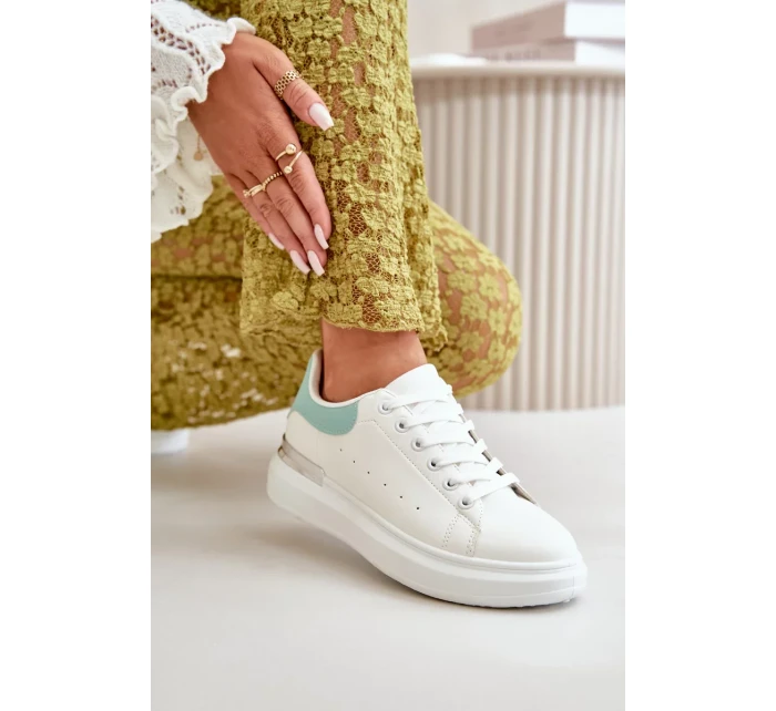 Nízke dámske tenisky z ekokože na platforme bielo-zelené Nevelena Nízke dámske tenisky z ekokože na platforme bielo-zelené Nevelena