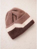 Dámská čepice beanie žebrovaná s ozdobou model 22555049 - K-Fashion