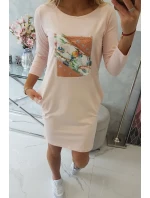 Šaty s 3D grafikou model 18744004 powder pink - K-Fashion