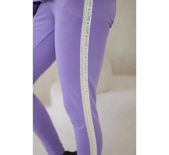 Dámska bavlnená súprava s pruhmi a sťahovacím lemom fialová Dámska bavlnená súprava s pruhmi a sťahovacím lemom fialová