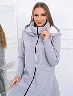 Zateplené šaty s dlhšími bokmi šedej