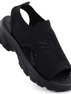 Dámske zabudované čierne sandále Potocki TO90302