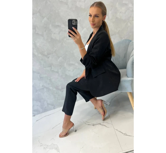 Elegantná súprava saka a nohavíc čiernej farby