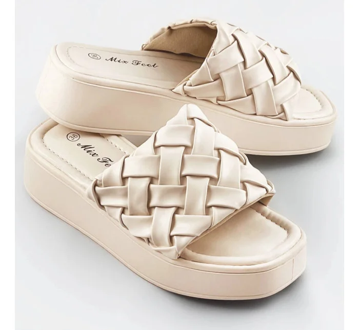 Béžové dámské pantofle na platformě model 17352370 - Mix Feel