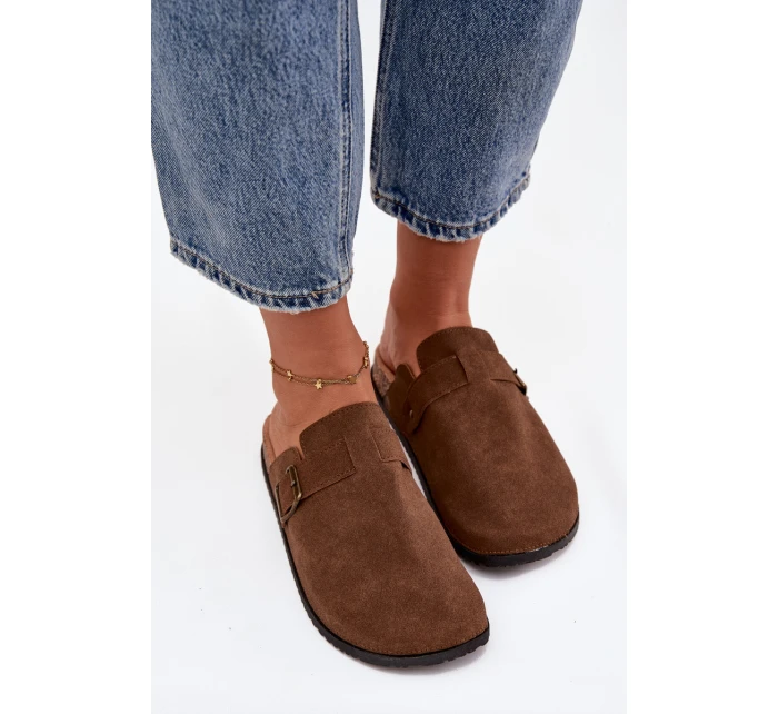 Dámské pantofle a na platformě s přezkou Hnědé model 21752766 - Boto