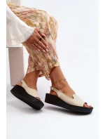 model 21646323 Dámské kožené sandály na tlusté podrážce světle béžové - Zazoo