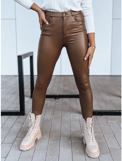 Dámské kožené kalhoty tmavě hnědé Dstreet model 21971552 - FashionStreet Dámské kožené kalhoty tmavě hnědé Dstreet model 21971552 - FashionStreet