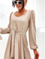 Elegantné béžové šaty s rozšíreným spodným dielom (8249)