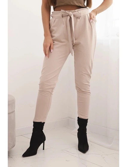 Dámské kalhoty z bavlny s vázáním v pase a model 21768706 nohavicemi béžové - K-Fashion Dámské kalhoty z bavlny s vázáním v pase a model 21768706 nohavicemi béžové - K-Fashion