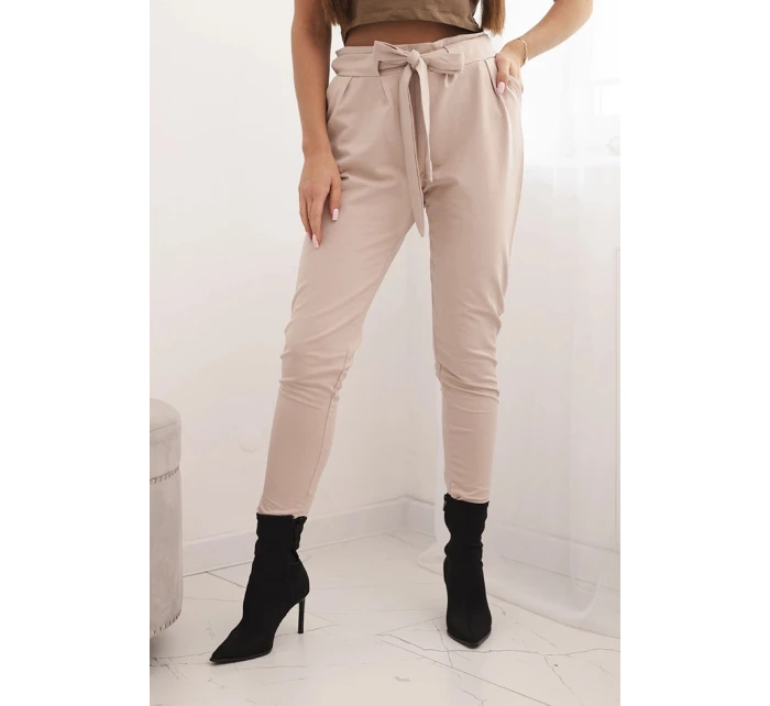 Dámské kalhoty z bavlny s vázáním v pase a model 21768706 nohavicemi béžové - K-Fashion Dámské kalhoty z bavlny s vázáním v pase a model 21768706 nohavicemi béžové - K-Fashion